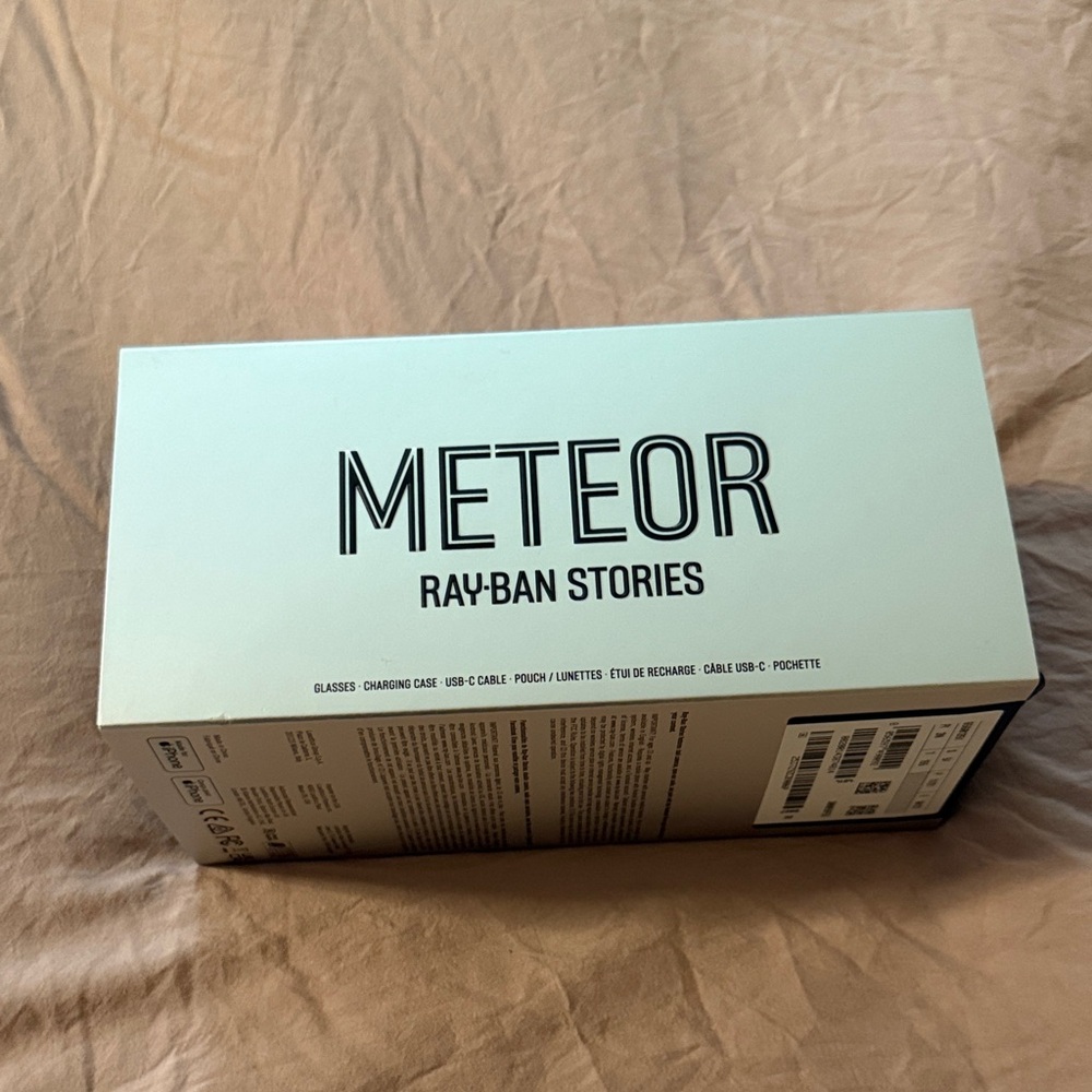 Ray-Ban Meteor Stories Box in White